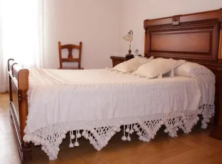 La Casa De Santos Y Anita San Felices (Soria)